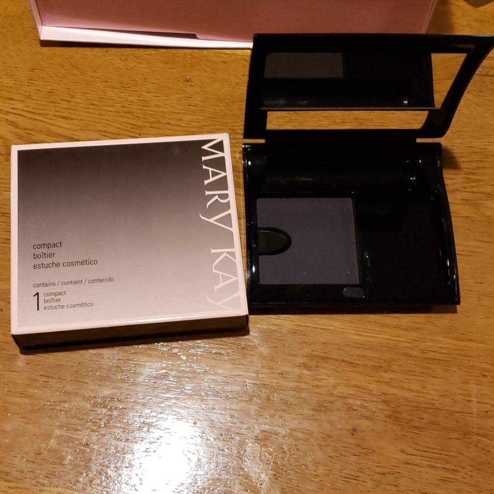 Mary Kay Compact
